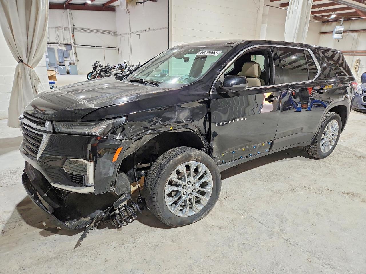 2023 CHEVROLET TRAVERSE LS — Front 3/4