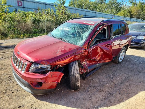 2014 JEEP COMPASS Latitude — Front 3/4