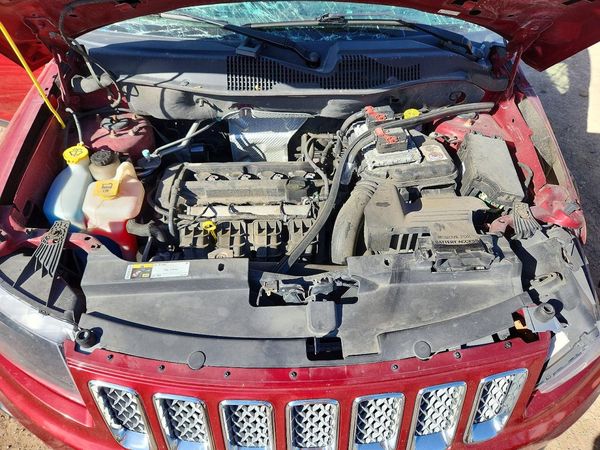 2014 JEEP COMPASS Latitude — Engine bay