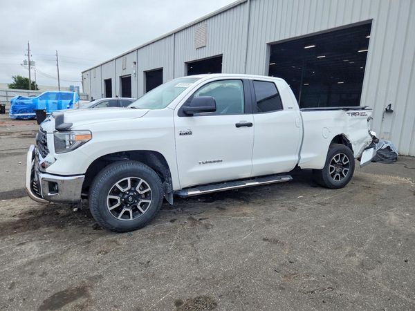 2018 TOYOTA TUNDRA SR/SR5 — Front 3/4