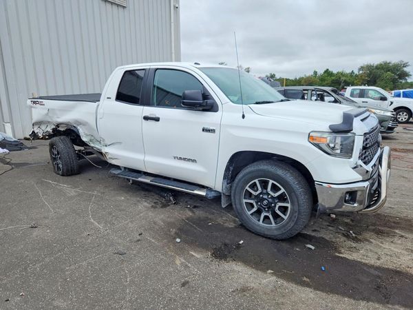 2018 TOYOTA TUNDRA SR/SR5 — Passenger 3/4