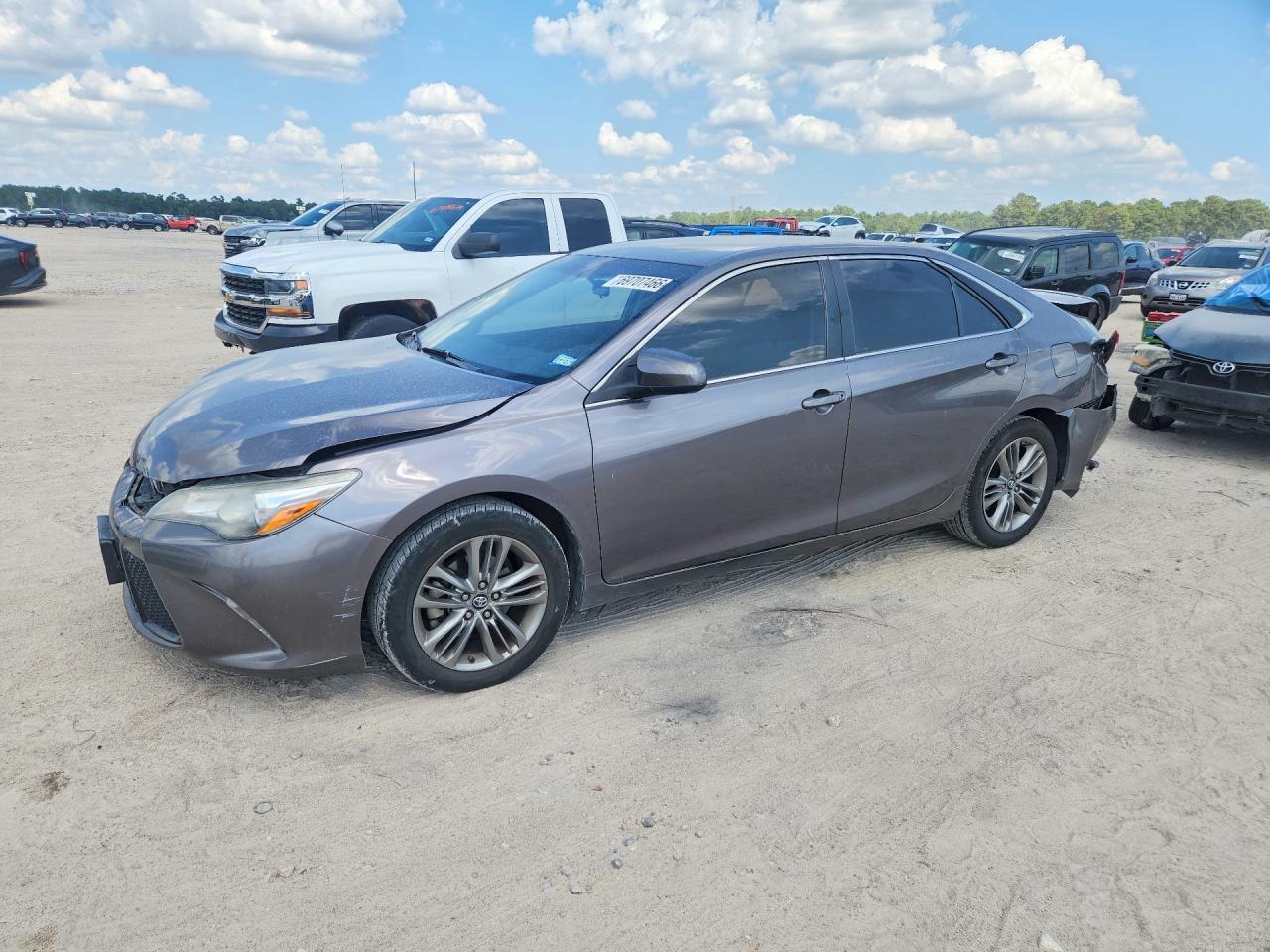 2016 TOYOTA CAMRY — Front 3/4