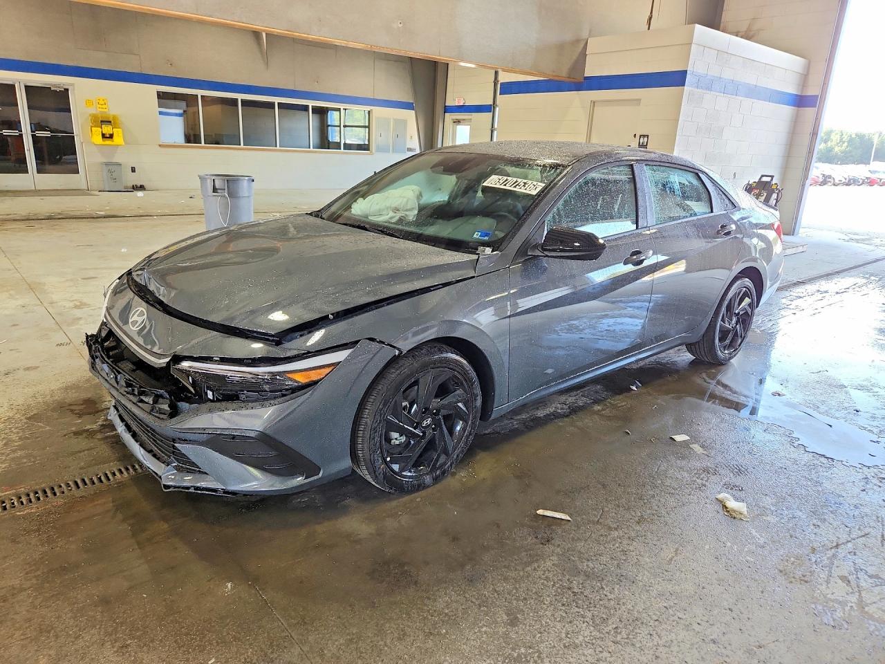 2026 HYUNDAI ELANTRA — Front 3/4