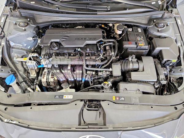 2026 HYUNDAI ELANTRA — Engine bay