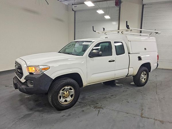 2016 TOYOTA TACOMA SR/SR5 — Front 3/4