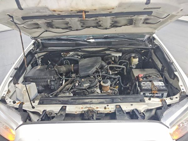 2016 TOYOTA TACOMA SR/SR5 — Engine bay