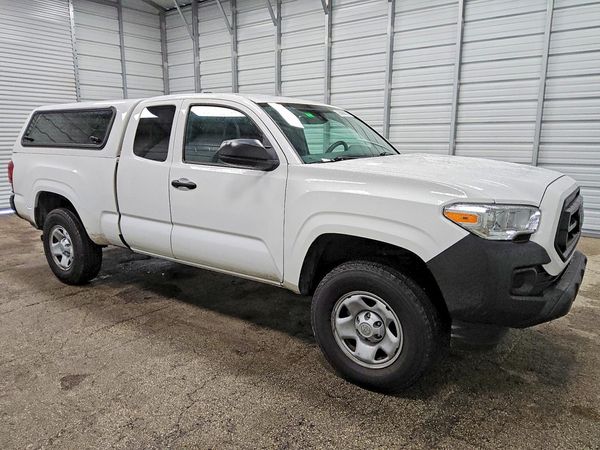 2022 TOYOTA TACOMA SR5 — Passenger 3/4