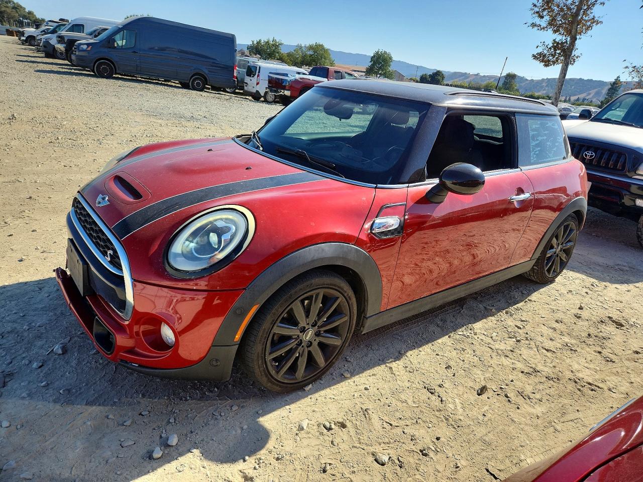 2015 MINI COOPER — Front 3/4