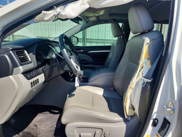 2018 TOYOTA HIGHLANDER SE/XLE — DENT