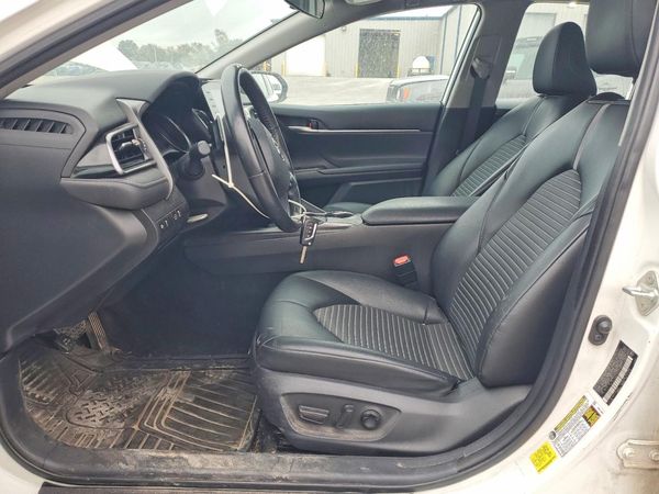 2021 TOYOTA CAMRY SE — DENT