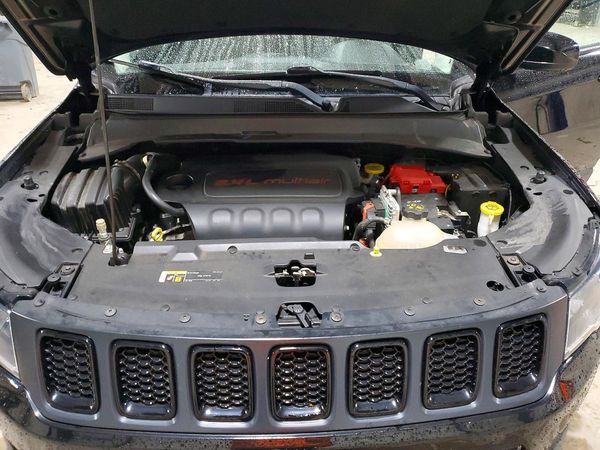 2020 JEEP COMPASS — Engine bay