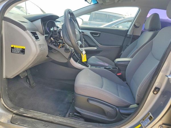2016 HYUNDAI ELANTRA — DENT