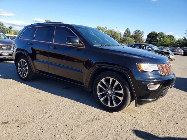 2017 JEEP GRAND CHEROKEE OVERLAND 4X4 — Passenger 3/4