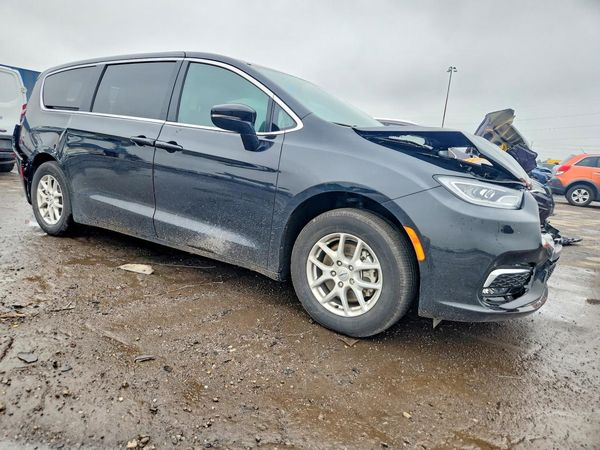 2026 CHRYSLER PACIFICA — Passenger 3/4