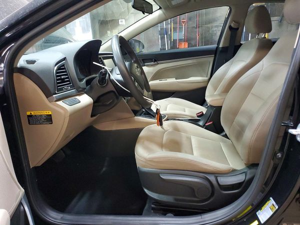 2017 HYUNDAI ELANTRA — DENT