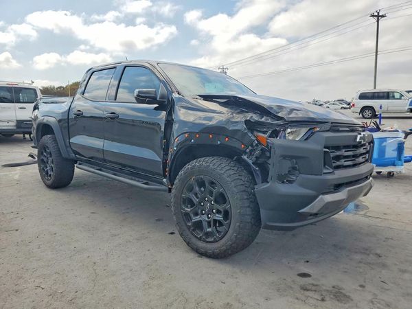 2026 CHEVROLET COLORADO Trail Boss — Passenger 3/4