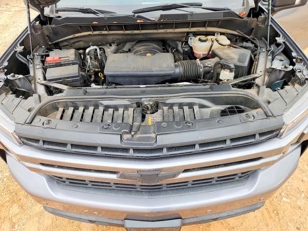 2022 CHEVROLET SILVERADO RST — Engine bay