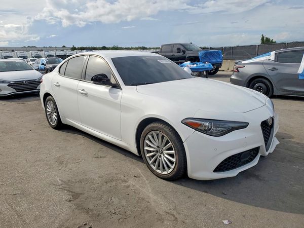 2022 ALFA ROMEO GIULIA AWD — Passenger 3/4