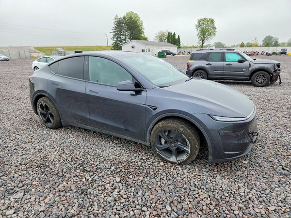 2026 TESLA MODEL Y — Passenger 3/4