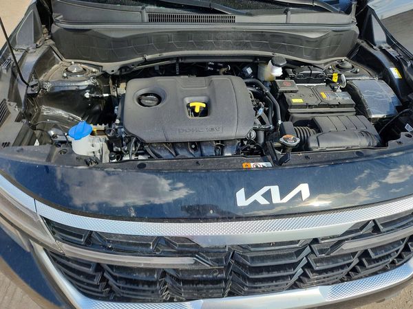 2026 KIA SELTOS — Engine bay