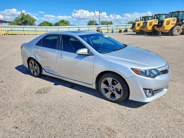 2014 TOYOTA CAMRY — Passenger 3/4