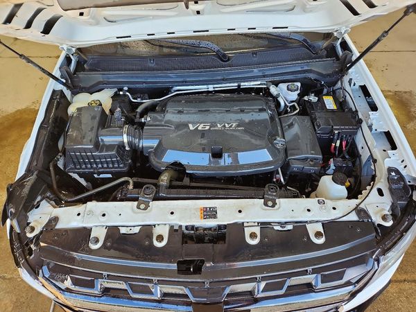 2022 CHEVROLET COLORADO Work Truck — Engine bay