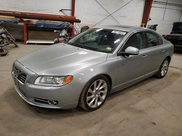 2013 VOLVO S80 — DSFA — Front 3/4