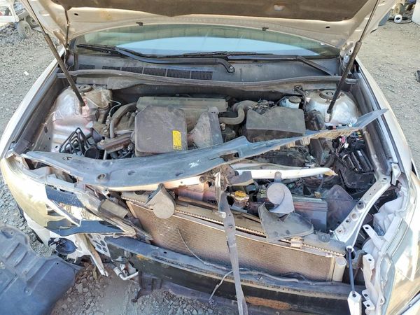 2012 TOYOTA CAMRY — Engine bay