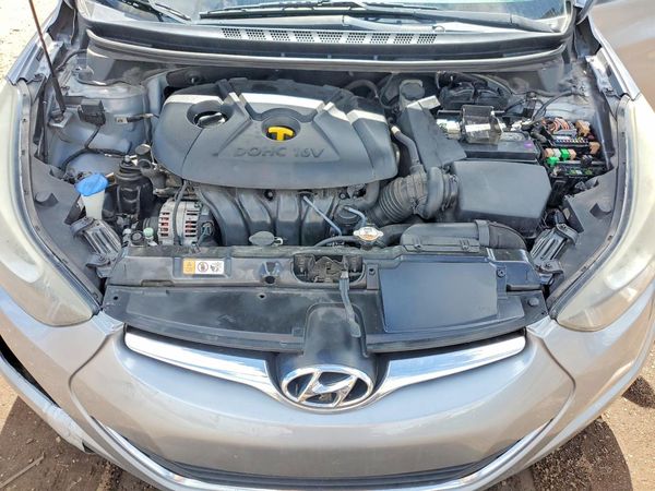 2015 HYUNDAI ELANTRA GLS(Middle) — Engine bay
