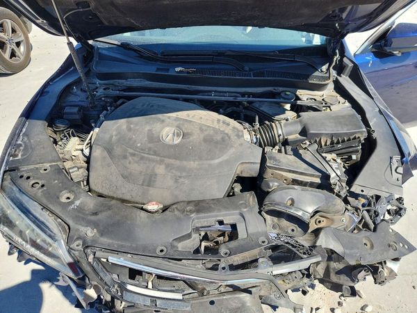 2015 ACURA TLX V6 — Engine bay