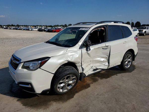 2018 SUBARU FORESTER — Front 3/4