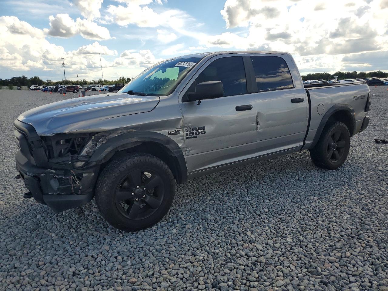 2020 RAM 1500 CLASSIC SLT — Front 3/4