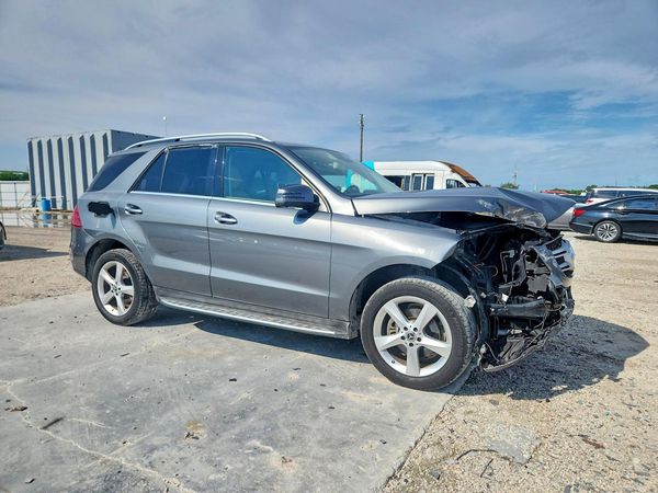 2018 MERCEDES-BENZ GLE GLE350 — Passenger 3/4