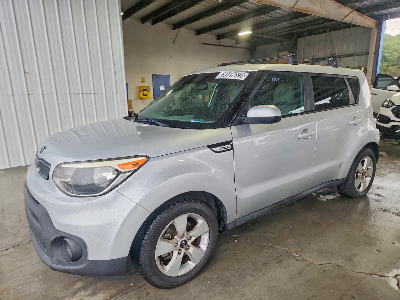 2017 KIA SOUL Base — Front 3/4