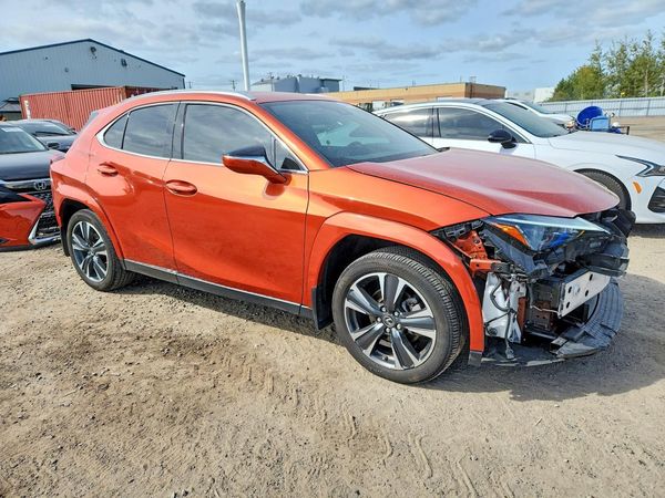 2024 LEXUS UX 250h Luxury — Passenger 3/4
