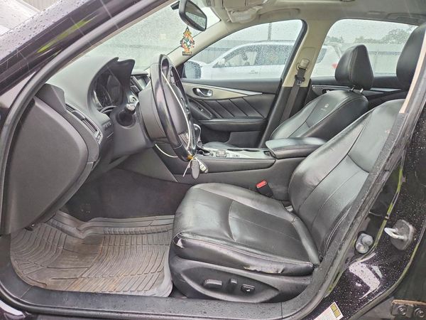 2014 INFINITI Q50 — DENT