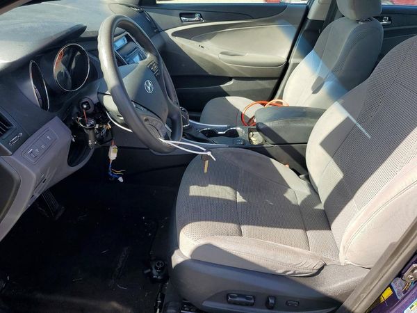 2013 HYUNDAI SONATA GLS/ GLS Popular — DENT
