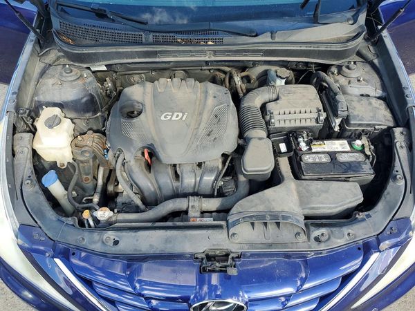 2013 HYUNDAI SONATA GLS/ GLS Popular — Engine bay