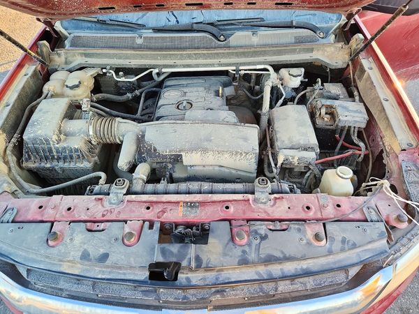 2016 CHEVROLET COLORADO Work Truck — Engine bay