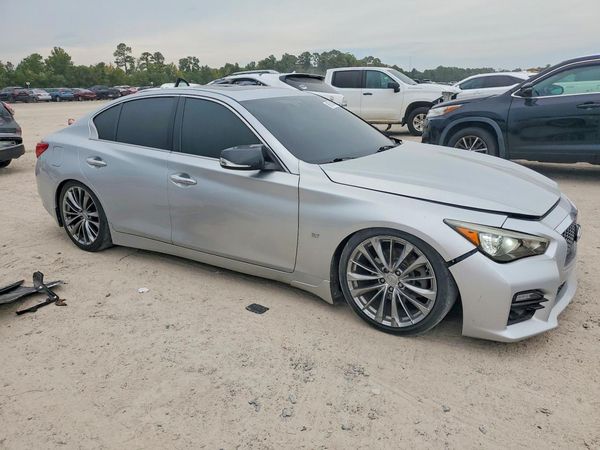 2015 INFINITI Q50 — Passenger 3/4