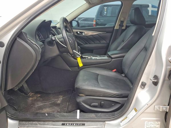 2015 INFINITI Q50 — DENT