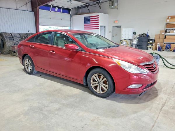 2013 HYUNDAI SONATA GLS/ GLS Popular — Passenger 3/4