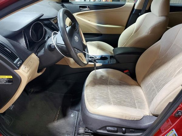 2013 HYUNDAI SONATA GLS/ GLS Popular — DENT