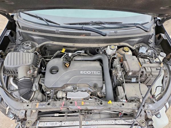 2020 CHEVROLET EQUINOX LS — Engine bay