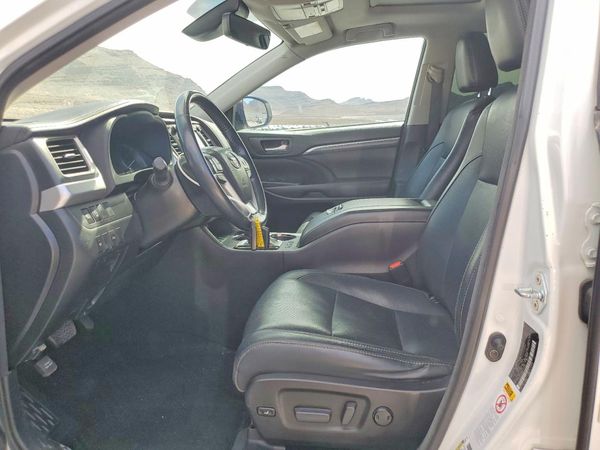 2017 TOYOTA HIGHLANDER Ltd/Ltd Platinum — DENT