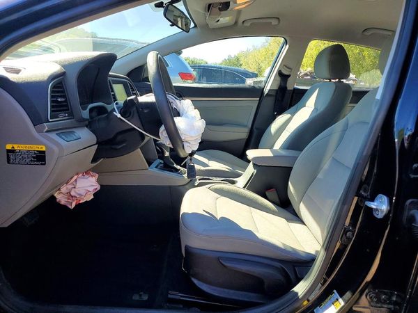 2017 HYUNDAI ELANTRA — DENT