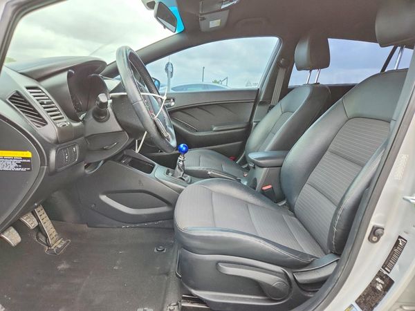 2016 KIA FORTE TOP (High Grade) — DENT