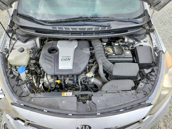 2016 KIA FORTE TOP (High Grade) — Engine bay