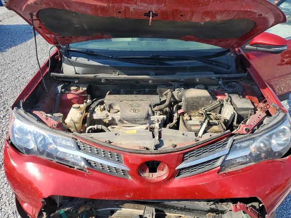 2014 TOYOTA RAV4 High — Engine bay
