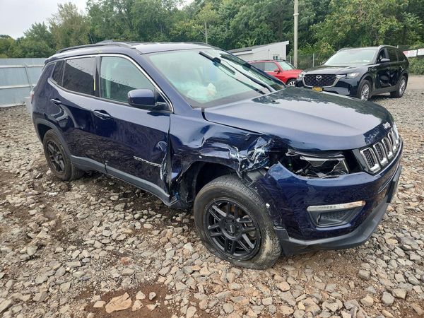 2018 JEEP COMPASS LATITUDE 4X4 — Passenger 3/4